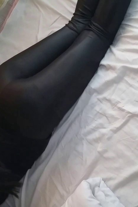 [紧身裤私拍写真视