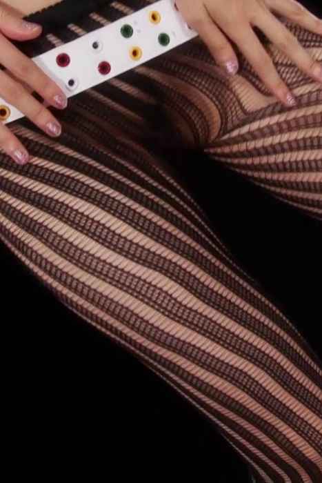 [legsjapan视频完美版]ID0068 2014.01.22 High Heels And Striped Pantyhose{Mizuki}--性感提示：似裸非裸丰满迷人高清大图致命诱惑天使面庞