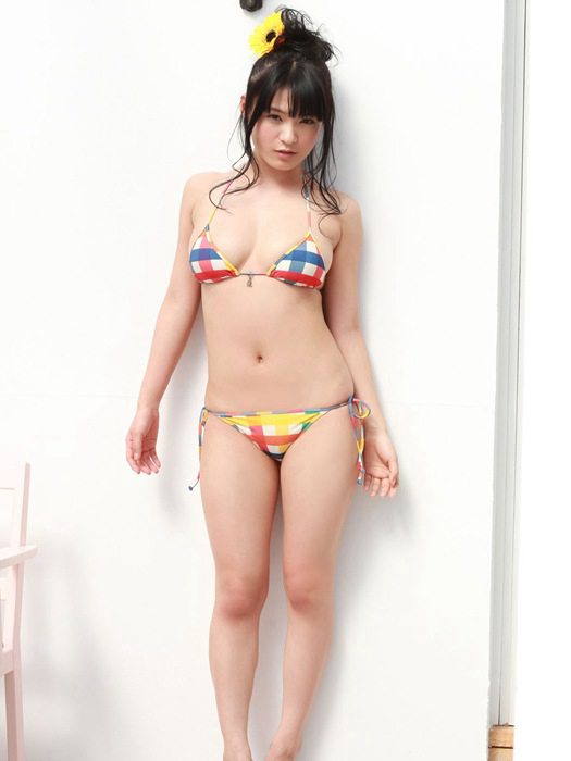 性感丰乳泳装少妇