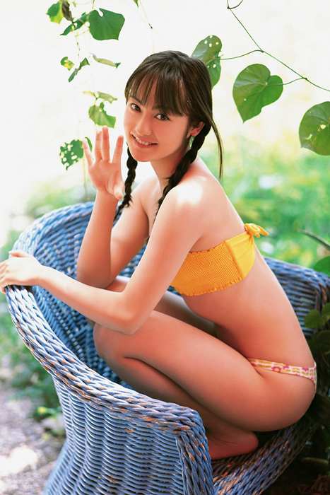 性感双马尾辫泳装