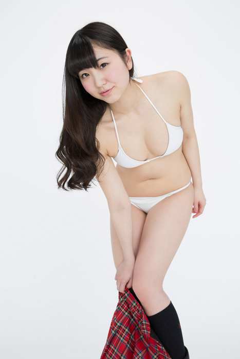 性感丰乳长发美女[YS-Web]Vol.648 Kanae Shiina 椎名香奈江 ぷにぷにFカップちゃん入学！